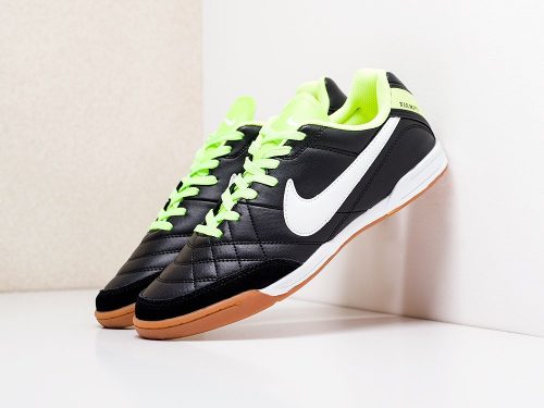 Футбольная обувь Nike Tiempo