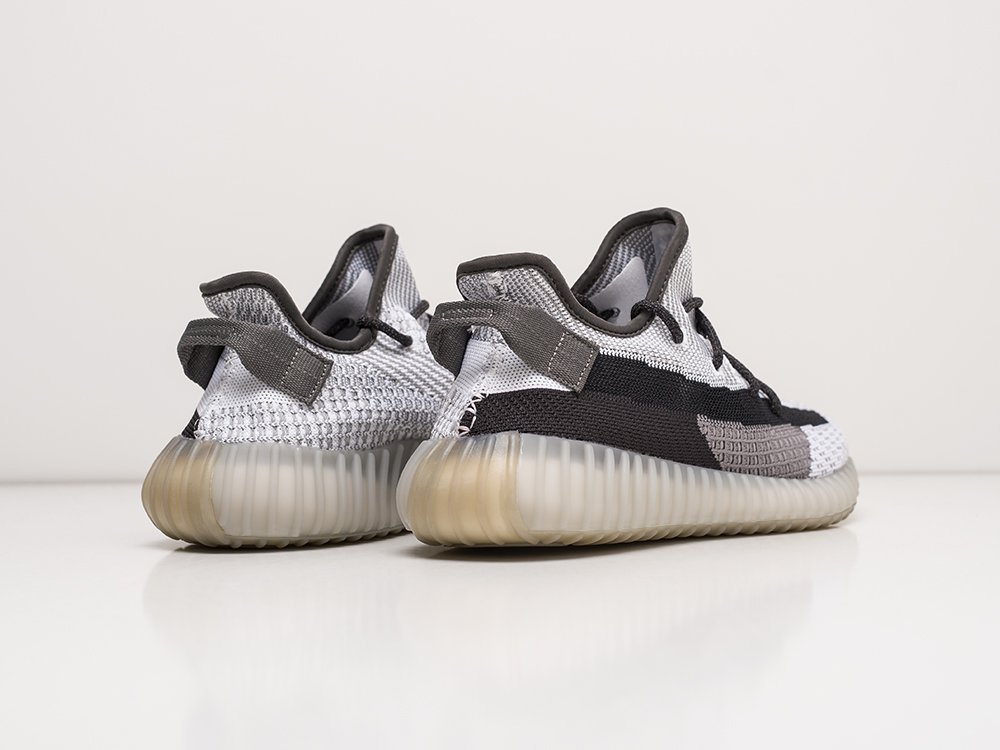 Кроссовки Adidas Yeezy 350 Boost v2 — изображение 3