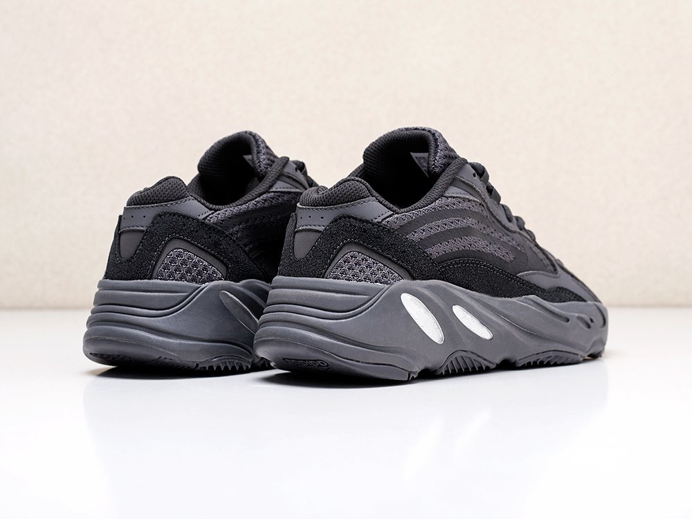 Кроссовки Adidas Yeezy Boost 700 v2 — изображение 3
