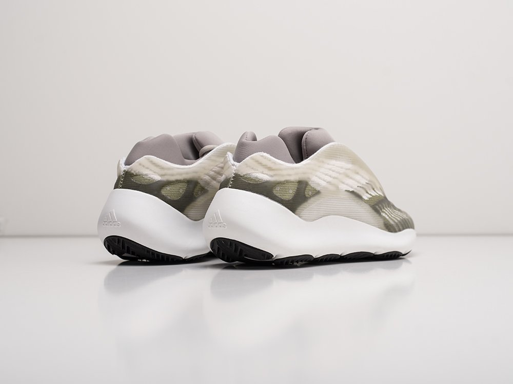 Кроссовки Adidas Yeezy Boost 700 v3 — изображение 3