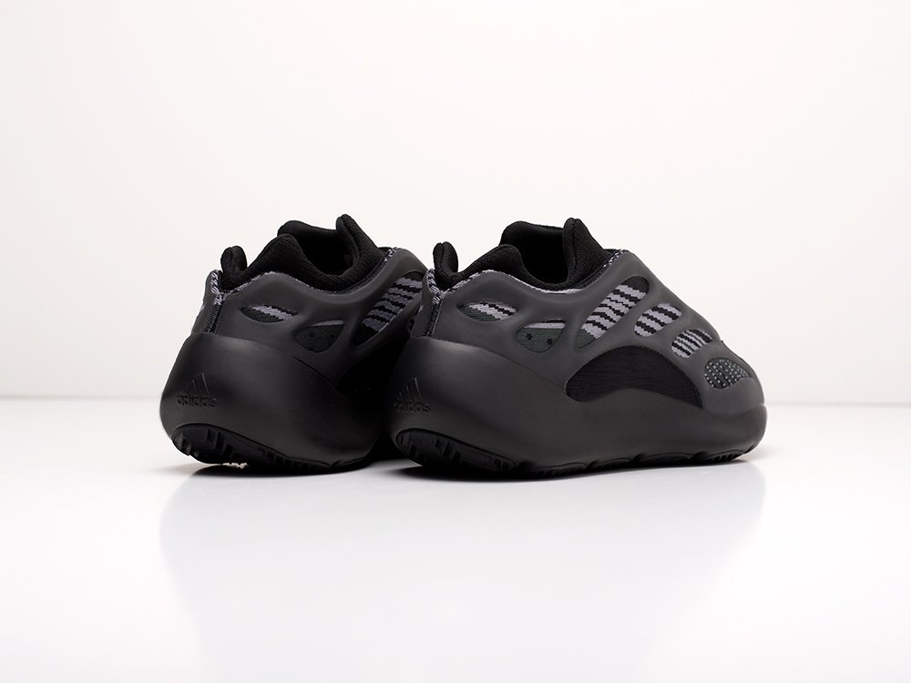 Кроссовки Adidas Yeezy Boost 700 v3 — изображение 3