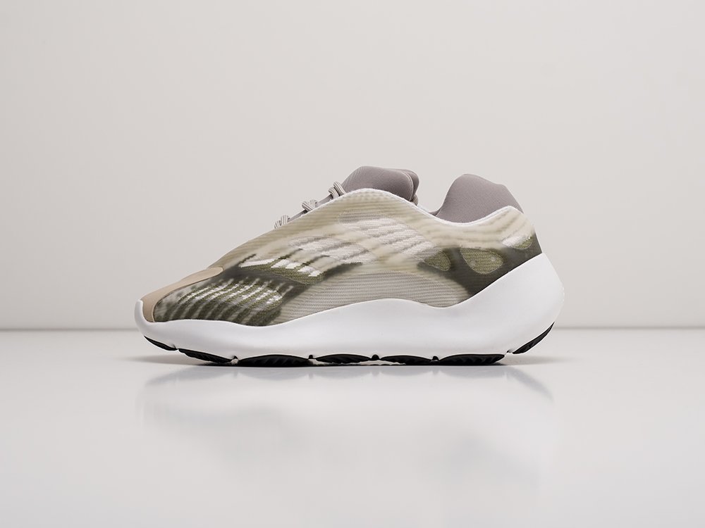 Кроссовки Adidas Yeezy Boost 700 v3 — изображение 5