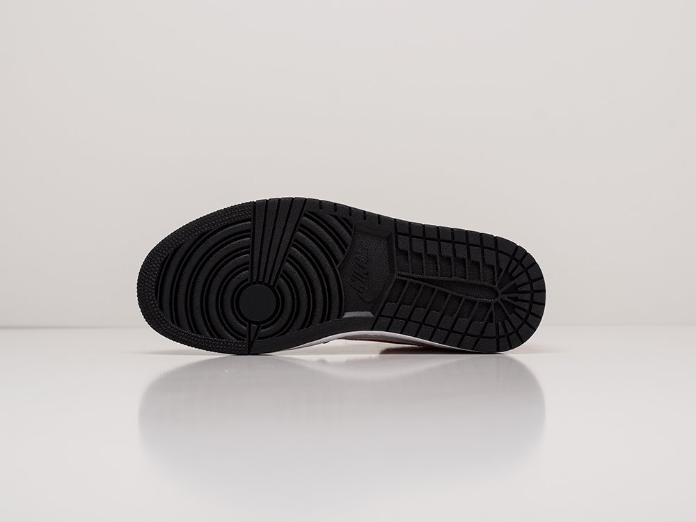 Кроссовки Nike Air Jordan 1 — изображение 4