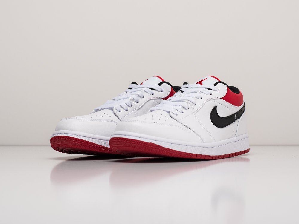 Кроссовки Nike Air Jordan 1 Low — изображение 3