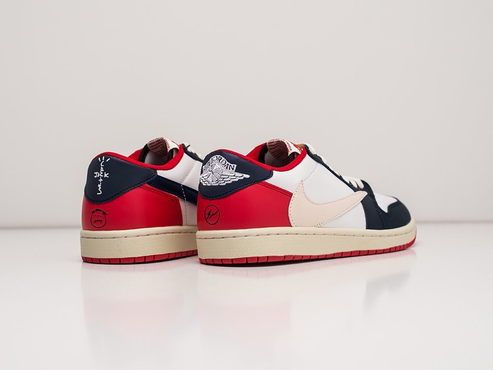 Кроссовки Nike Air Jordan 1 Low x Travis Scott — изображение 4